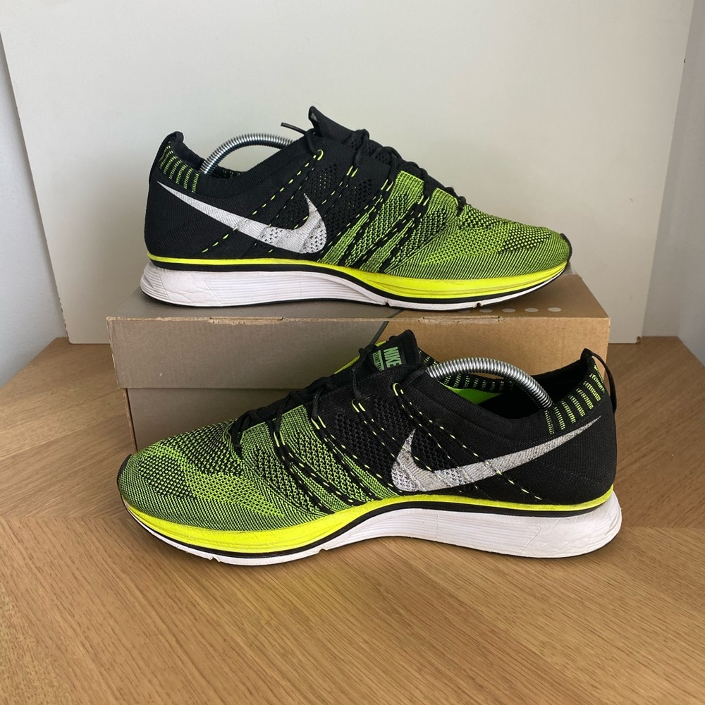 RARE 2012 Nike Flyknit Racer “Volt” Men Sneakers- SZ 12 - Picture 5 of 12